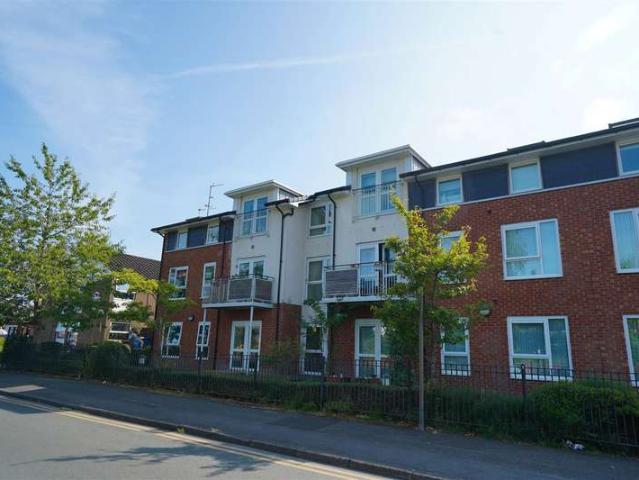 Apartment for sale in Bradshaw, Lee Bank