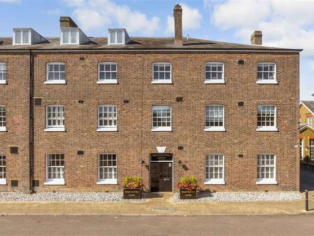 Apartment for sale in Lower Walmer, Ash