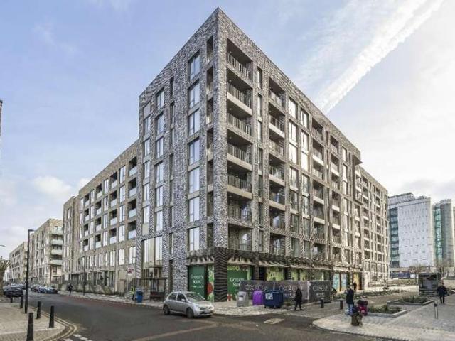 Apartment for rent in Aberfeldy Village, Blackwall