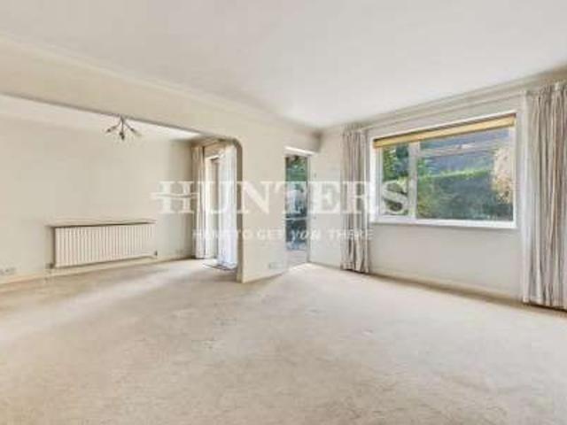 Apartment for sale in London Borough of Barnet, Greater London