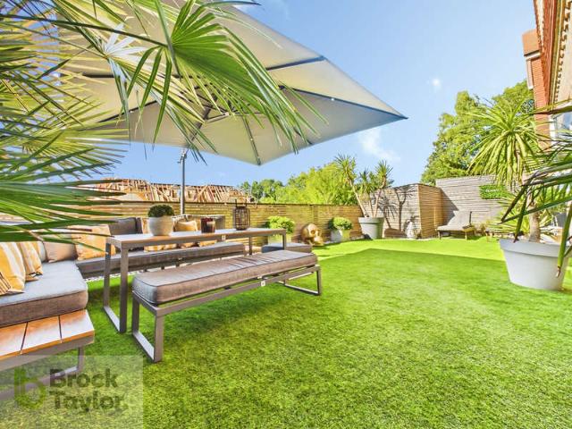 Apartment for sale in Walstead, Perryfields