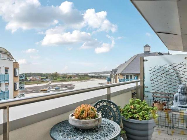 Apartment for sale in Fishersgate, West Sussex