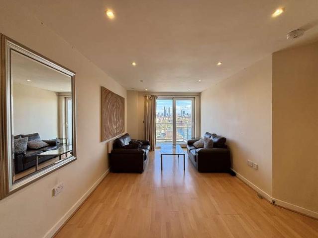 Apartment for sale in Salford Quays, Salford