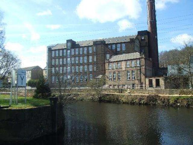 Apartment for sale in Colne Bridge, Bradley
