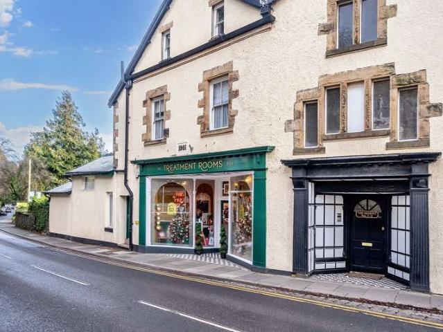 Apartment for sale in Grange-over-sands