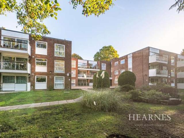 Apartment for sale in Charminster, Bournemouth