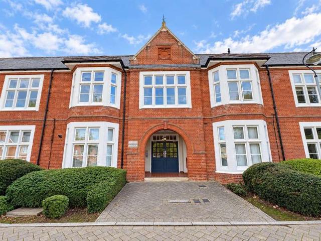 Apartment for sale in Moulsham, Chelmsford
