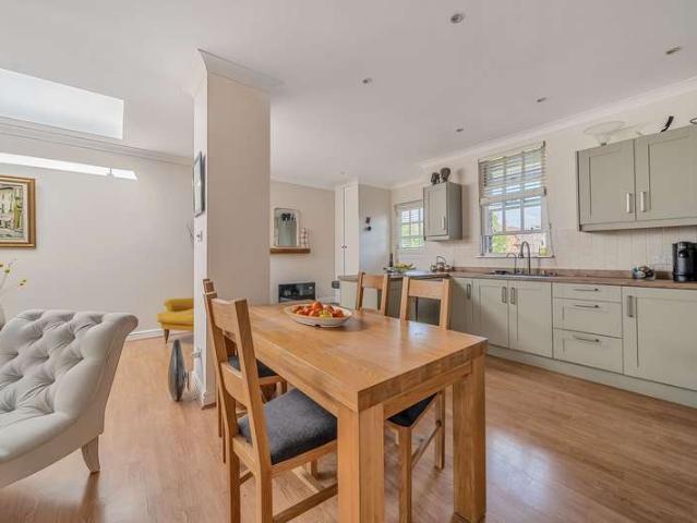 Apartment for sale in Littlecote, West Sussex