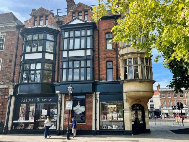 Apartment for sale in The Close, Salisbury