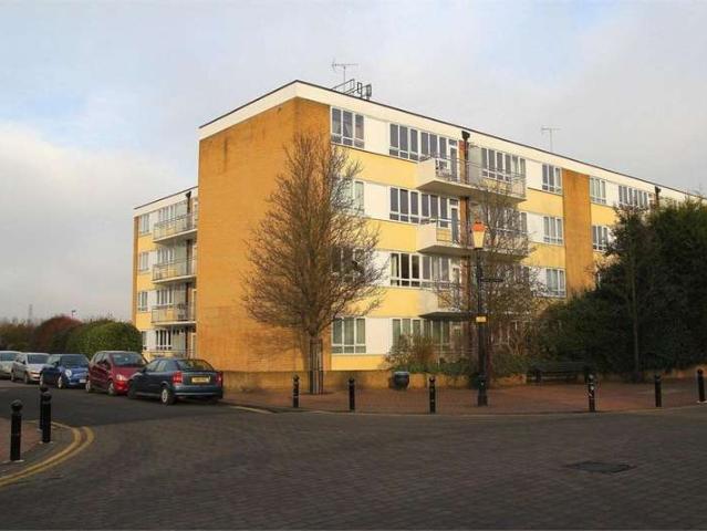 Apartment for rent in Richings Park, Iver