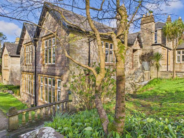 Apartment for sale in Longrock, Cornwall