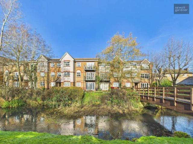 Apartment for sale in Moneyhill, Batchworth