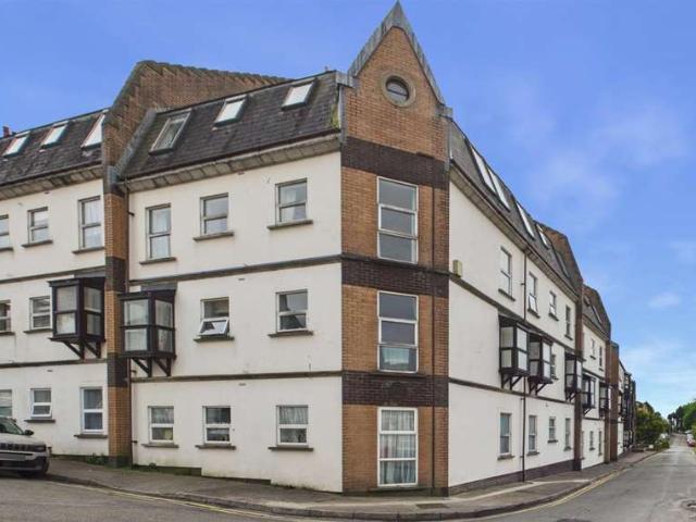 Apartment for sale in Tenby, Wales