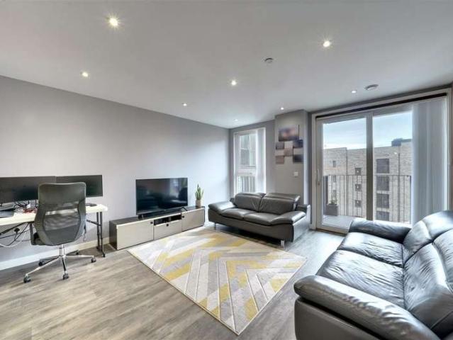 Apartment for sale in London Borough of Enfield, Greater London