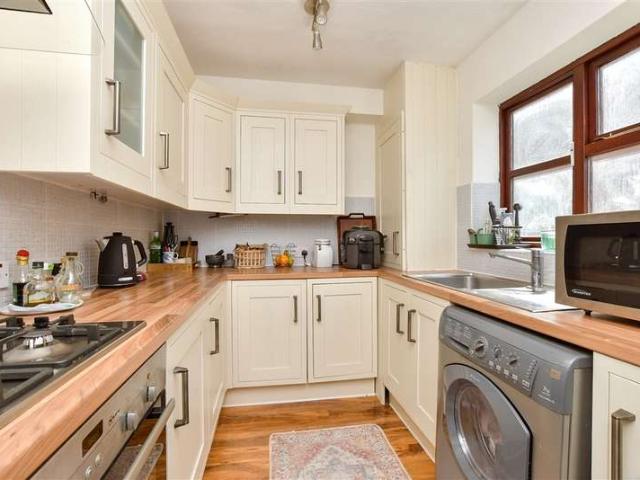 Apartment for sale in Carshalton Beeches, Greater London