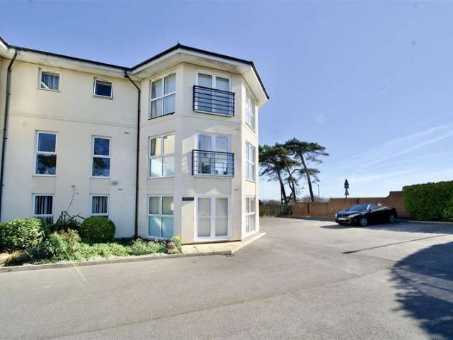 Apartment for sale in Wyke Regis, Weymouth