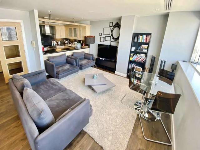 Apartment for sale in Salford Quays, Salford