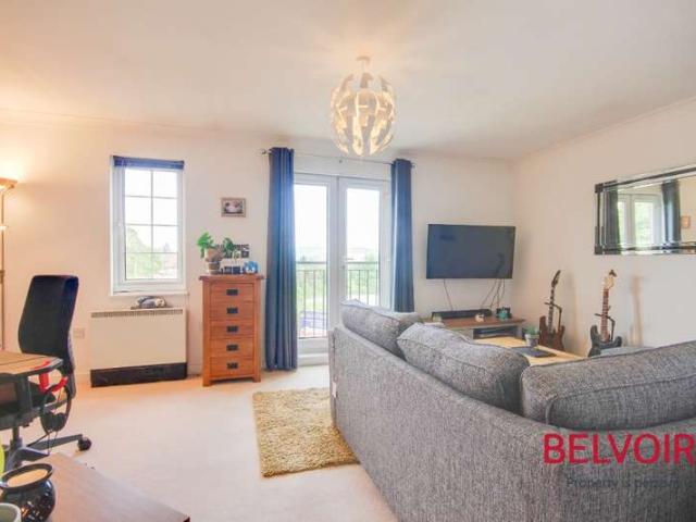 Apartment for sale in Wotton Pitch, Gloucester