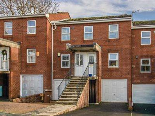 Apartment for sale in Horbury, West Yorkshire