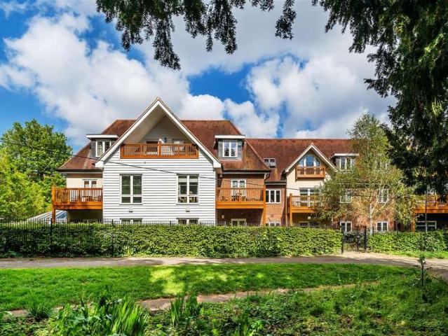 Apartment for sale in Greater London