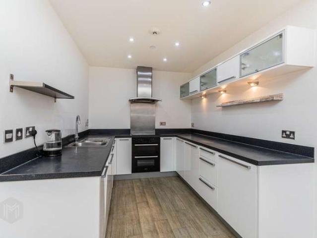 Apartment for sale in Lee Bank, Greater Manchester