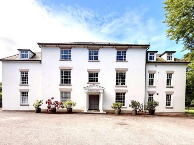 Apartment for sale in Helford, Hampshire