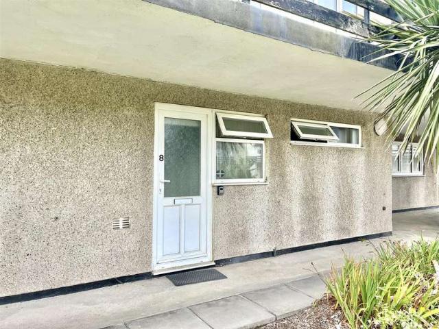 Apartment for rent in Penwartha Coombe, Cornwall