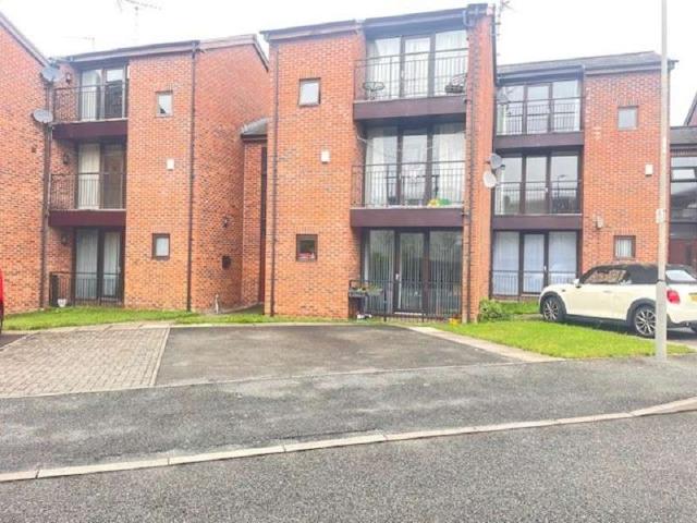 Apartment for sale in Woolton, Calderstones