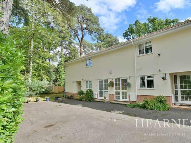 Apartment for sale in Tricketts Cross, Ferndown