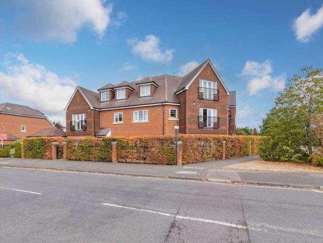 Apartment for sale in Bray Wick, Maidenhead