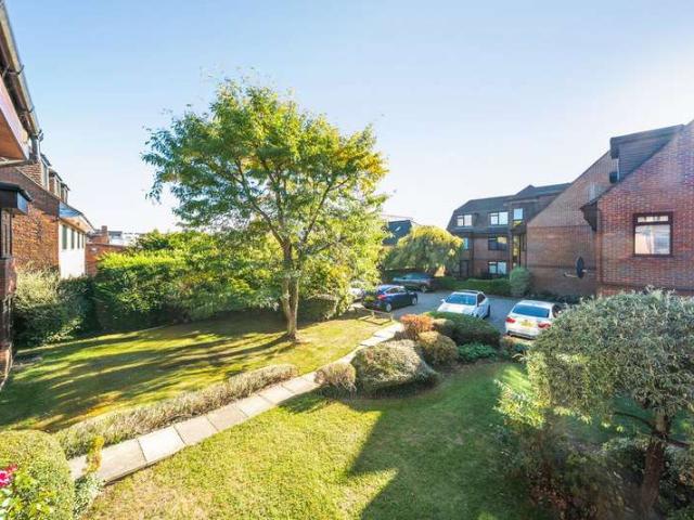 Apartment for sale in Lunnon, Buckinghamshire