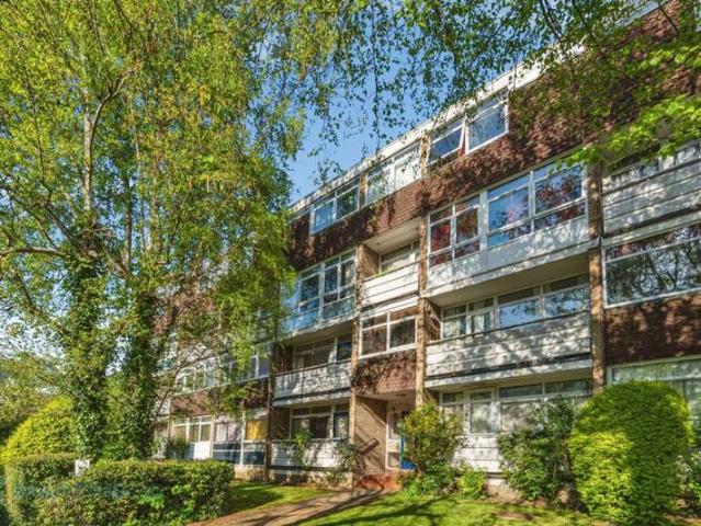 Apartment for sale in Westfield, Woking