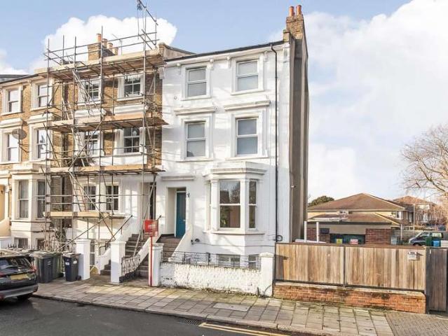 Apartment for sale in West Norwood, Greater London