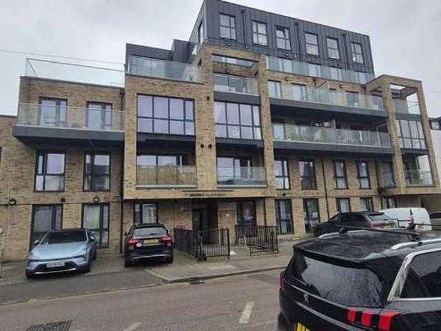 Apartment for sale in London Borough of Lewisham, Greater London