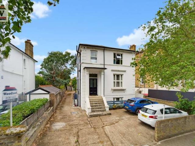 Apartment for sale in London Borough of Hounslow, Spring Grove