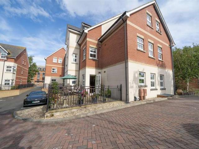 Apartment for sale in Melcombe Regis, Weymouth