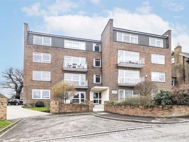Apartment for sale in London Borough of Merton, Raynes Park