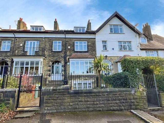 Apartment for sale in Yeadon, West Yorkshire