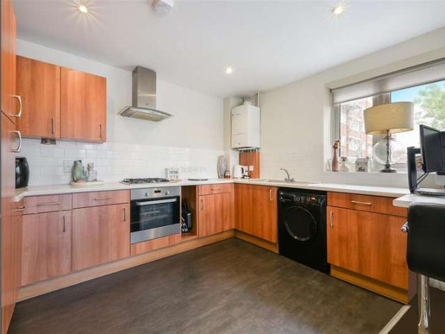 Apartment for sale in Merstham, Merstham
