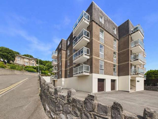Apartment for sale in Weston-super-mare, North Somerset