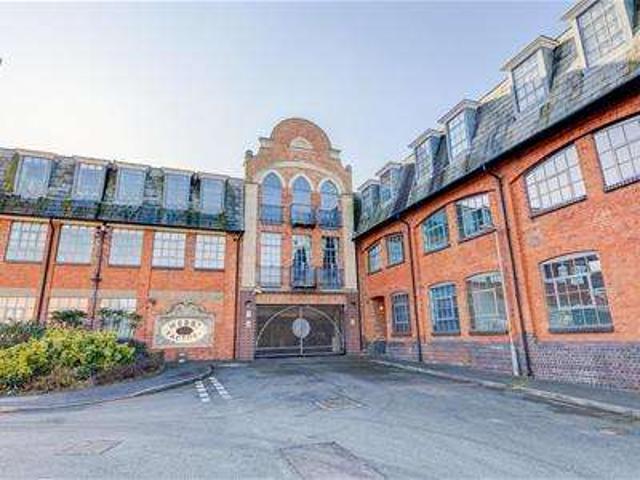 Apartment for sale in Northampton, Northamptonshire