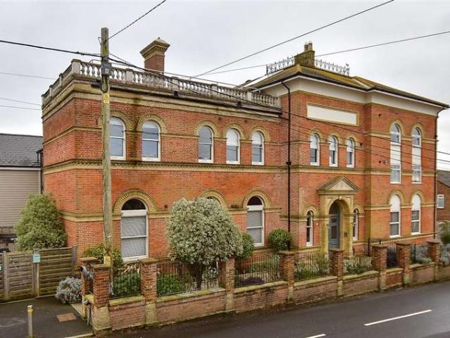 Apartment for sale in Havenstreet, Isle Of Wight