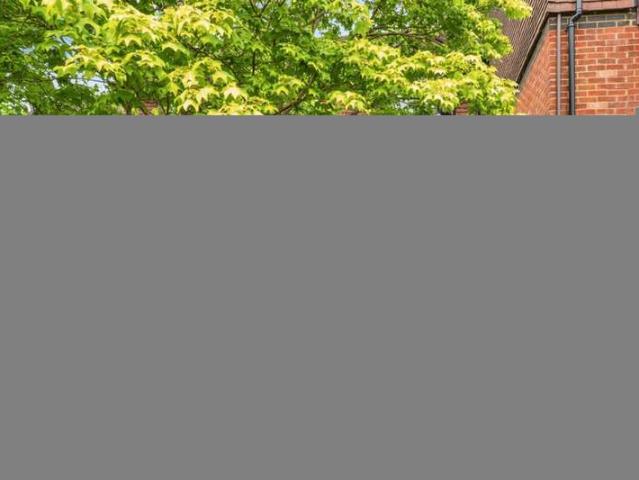 Apartment for sale in Horsell, Woking