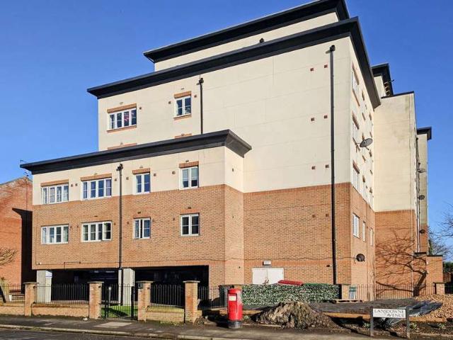 Apartment for sale in Chalvey, Slough