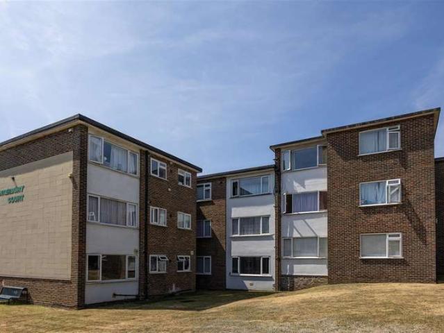 Apartment for sale in London Borough of Croydon, Waddon