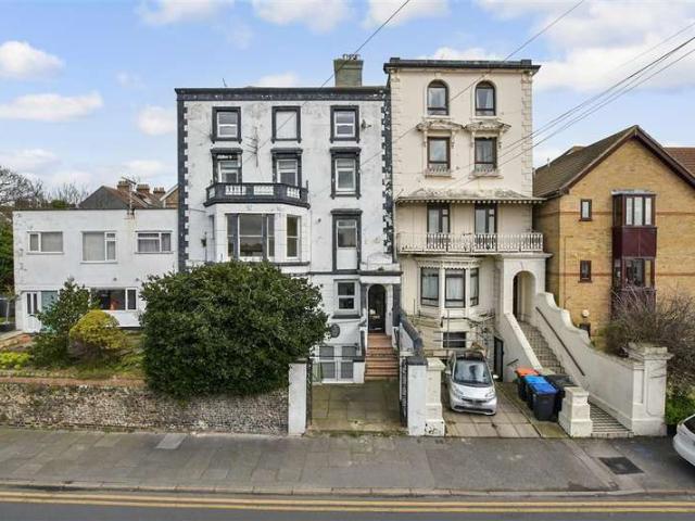 Apartment for sale in East Cliff, Acol
