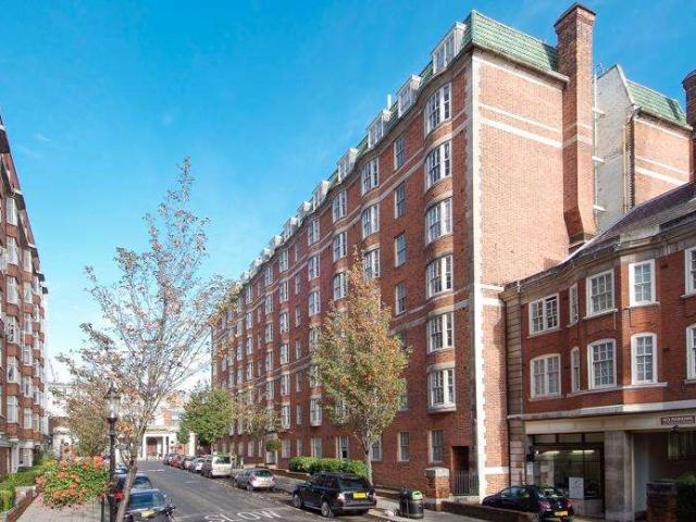 Apartment for sale in Bayswater, Greater London