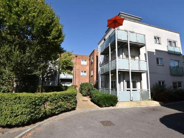 Apartment for rent in Red Hill, Surrey