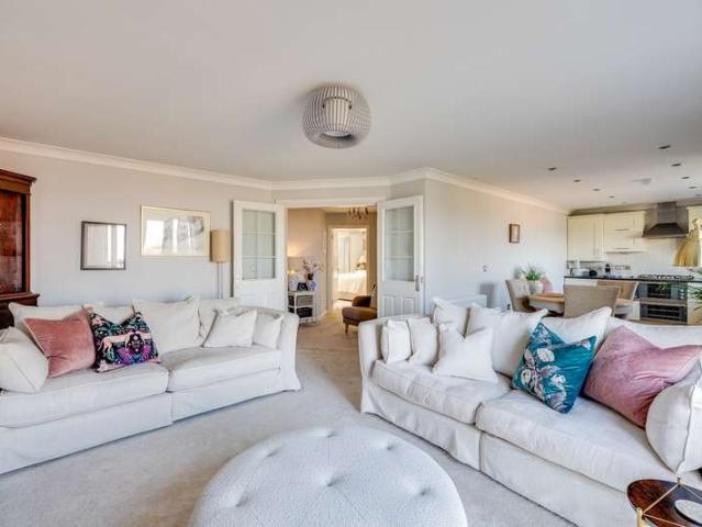 Apartment for sale in Mynydd Isa, Wales