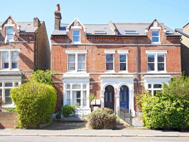 Apartment for sale in Tulse Hill, Greater London